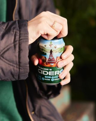 Same vibe, no spin🌀 Nealko cider od PRAGER’S. #pragers #livingculture